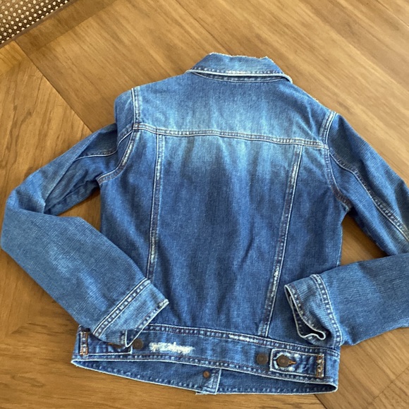 HOLLISTER DENIM JACKET WITH FLORAL SATIN LINING - Picture 5 of 11